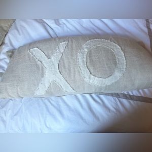 XO decor pillow